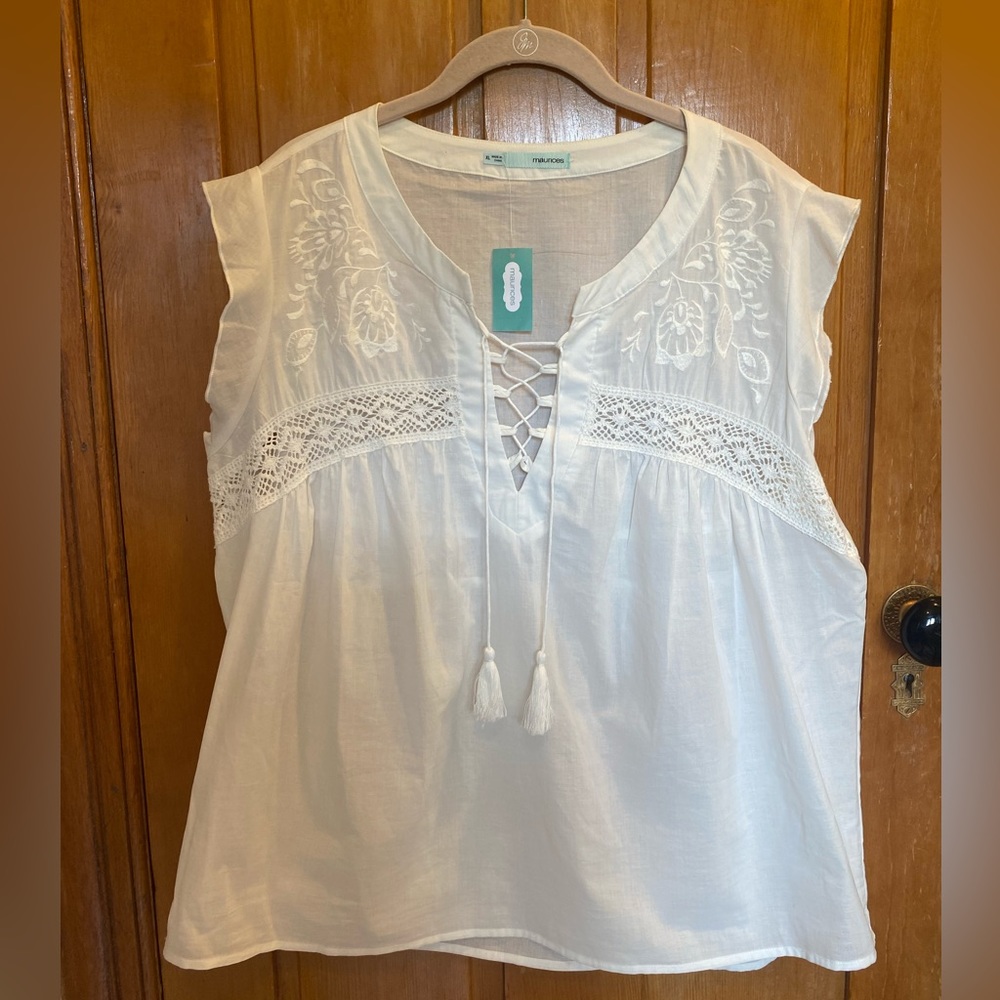 Maurices sleeveless top with embroidery and lace - Picture 3 of 7